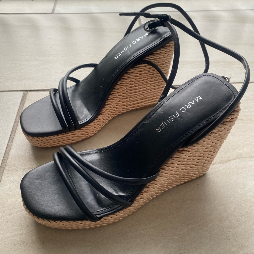 NWT Nordstrom Black and Tan Wedge Sandals